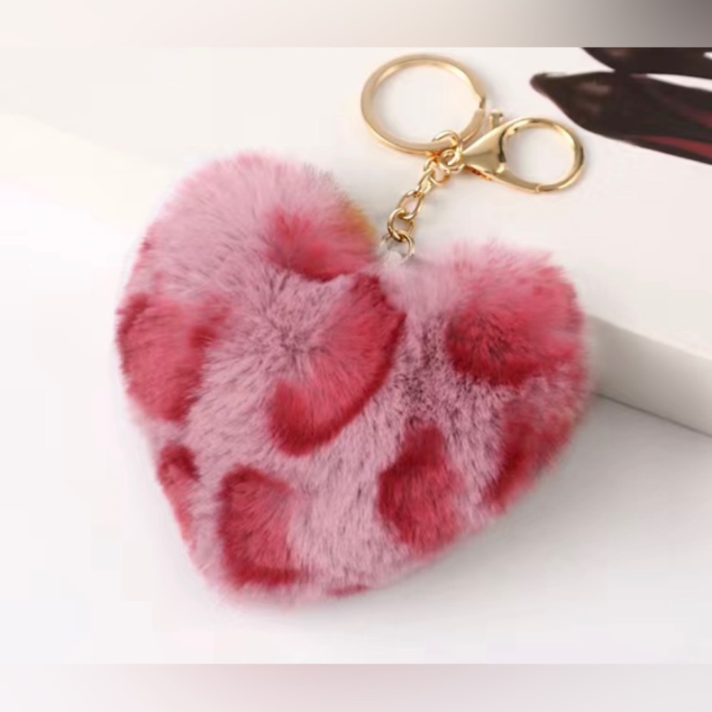 Fluffy pink leopard heart keychain